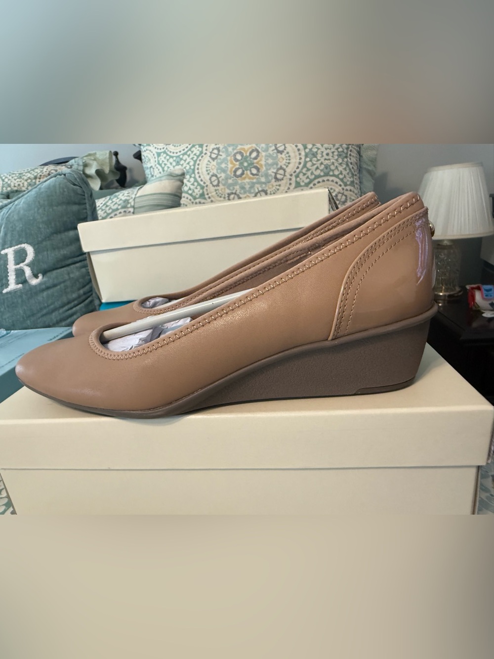 NWT Anne Klein Wisher Natural Tan Wedges 9